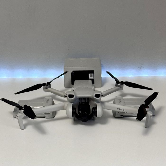 Drona DJI Mini 3 Fly More Combo | 3 baterii + Telecomanda + Geanta |