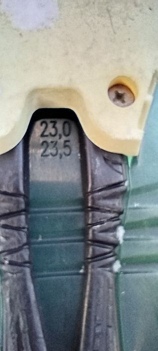 Clăpari mărimea 37