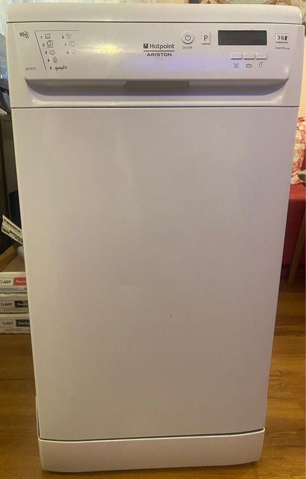 Продавам съдомиялна Hotpoint Ariston