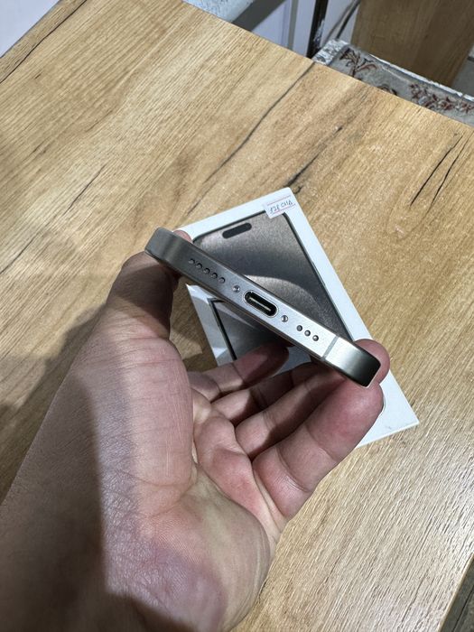 Iphone 15 pro 128 Chaa ( dual sim )
