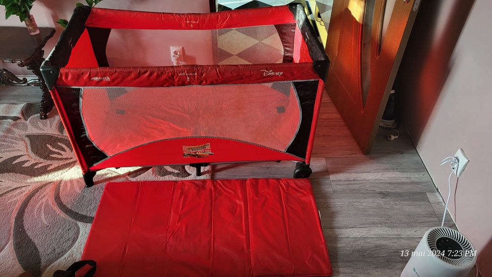 Vând patut bebe pliabil pentru transport cu saltea