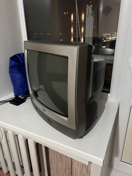 LG Телевизор, кинескопный