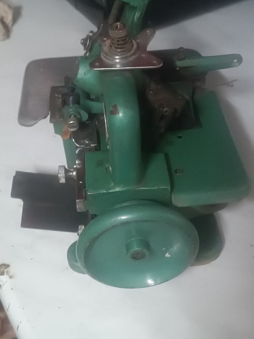 Оверлок сотилади мотори йук