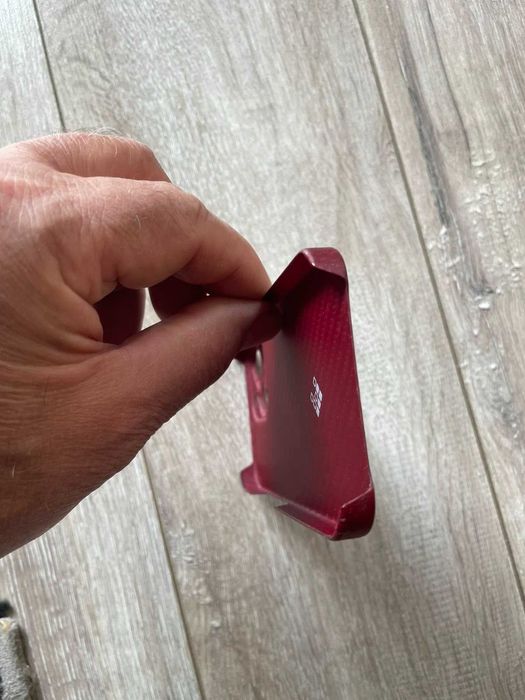 Продавам калъф за iPhone 13 Pro