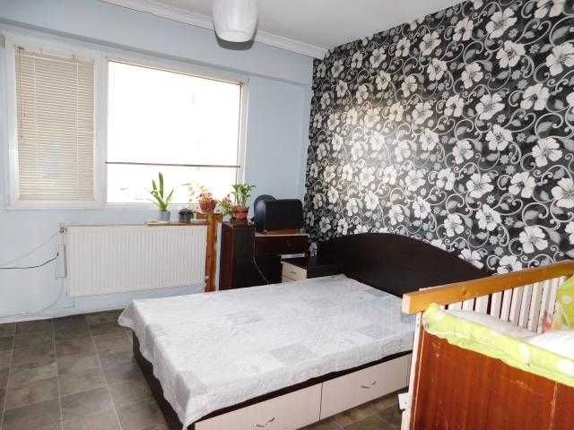 Продава се Четиристаен апартамент в Търговище, Център - 78 кв.м за 1059 €/кв.м - Снимка #3