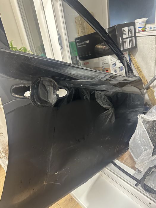 Продам дверь на камри  55