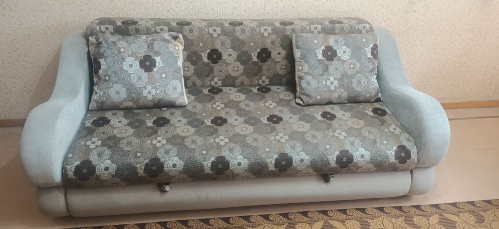 Продаю диван в хорошем