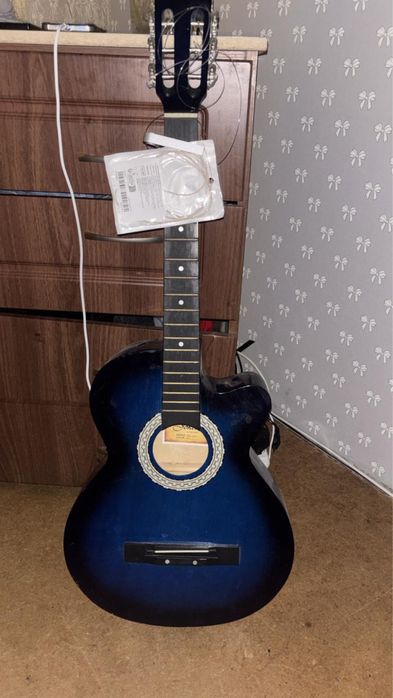 Продам новую гитар.