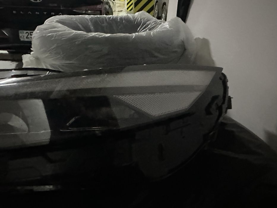 Левая фара Elantra cn7