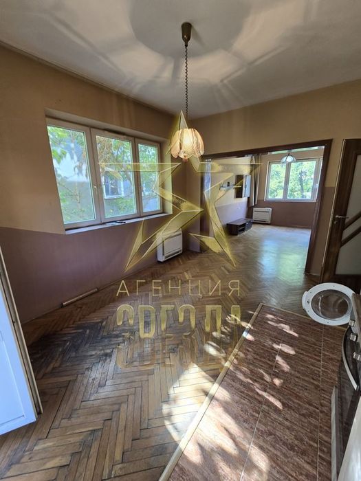 Продава се Тристаен апартамент в Пловдив, Център - 98 кв.м за 1888 €/кв.м - Снимка #1