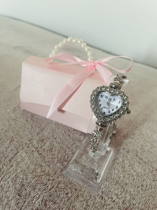 Ceas in forma de inima