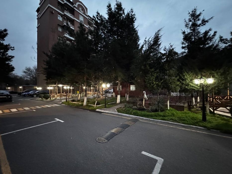 СРОЧНО! ПРОДАЁТСЯ 2/6/9 квартира в ЖК "IMPERIAL"
метро Ойбек 
Мирабадс