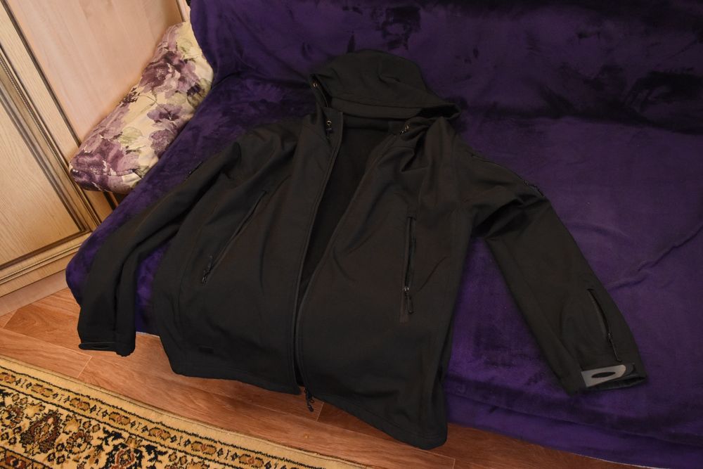 Продам куртку софтшел