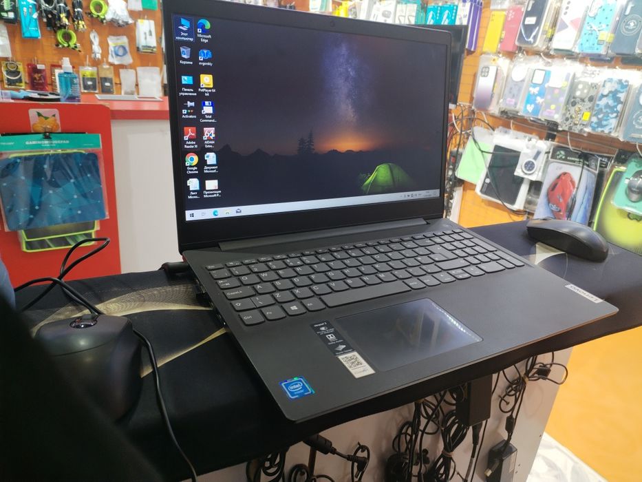 Noutbuk sotiladi Lenovo