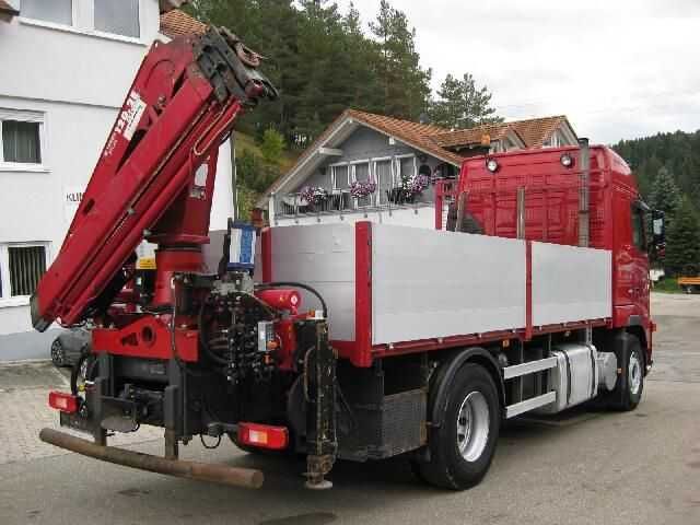 Oferim spre inchiriere motostivuitor 3,5 tone si camion cu macara