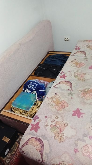 Продам диван для девочки срочно
