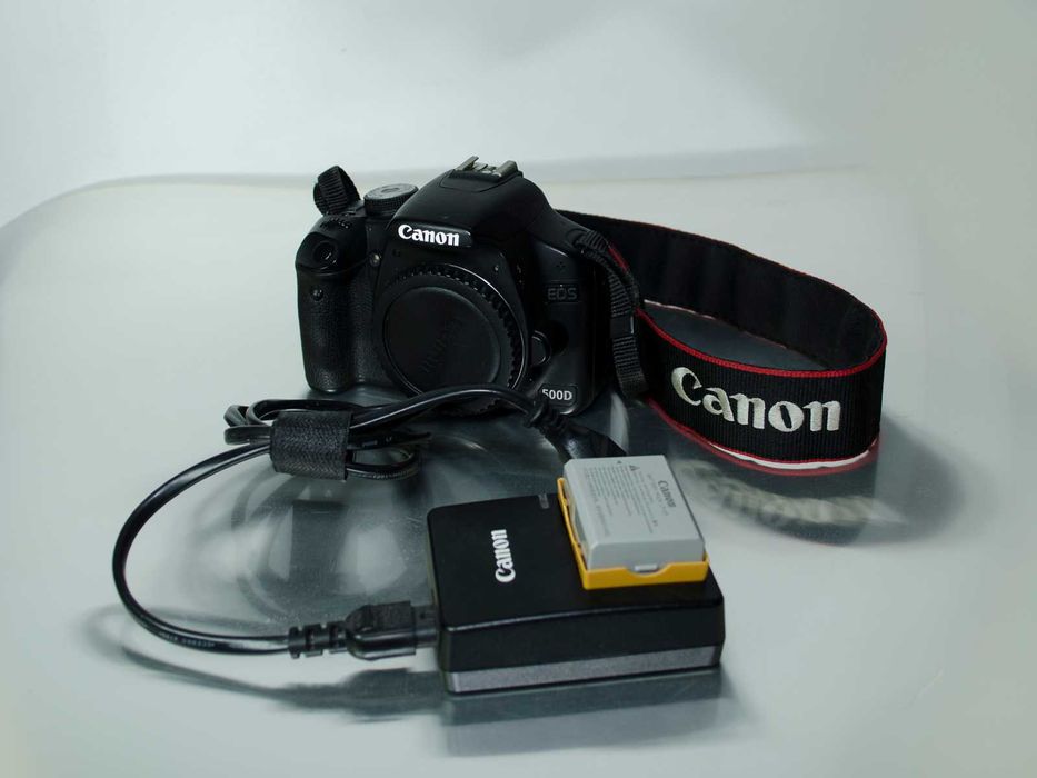 камера Canon D500