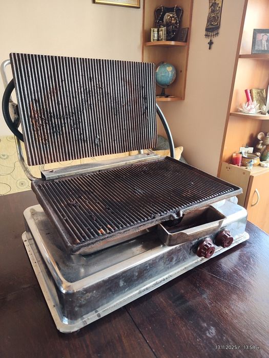 Тостер преса за сандвичи