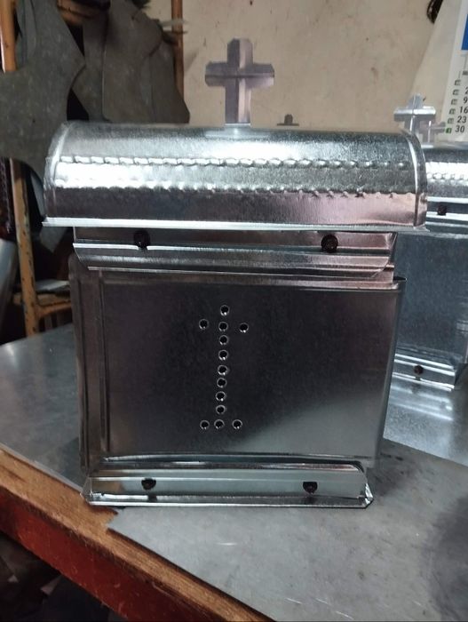 Felinare/cutii metalice/suport  lumanari pentru cimitir