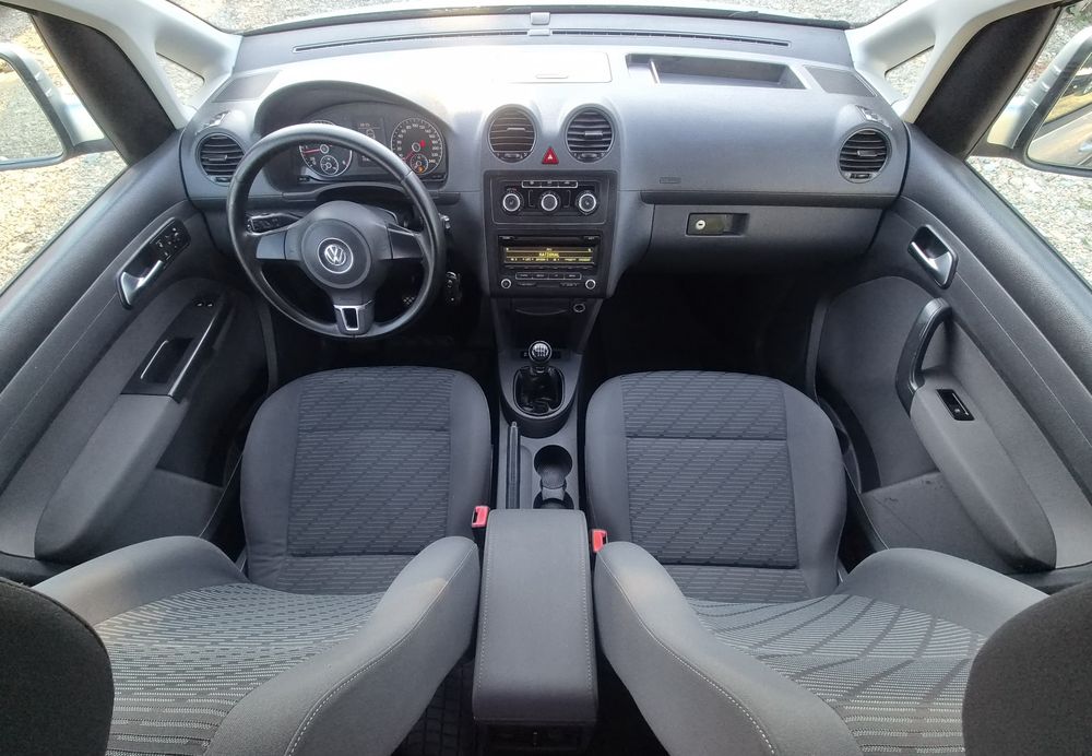 VW Caddy 2.0 140 cp maxi 4x4 2012 7 locuri in acte