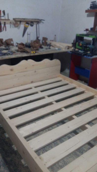 vand mobila rustic si altele din lemn natur