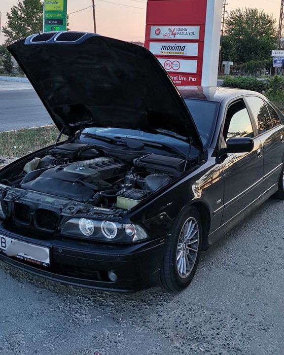 Legendă BMW E39 530d Facelift – Sistem Audio – Full Piele -Faruri Neon