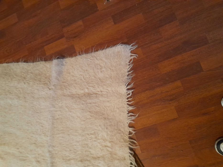 Vand 3 buc. cergi culoare alba din lana naturala