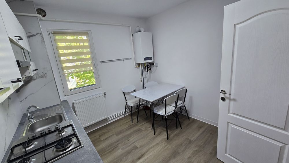 Inchiriez apartament 2 camere etaj 1 zona  Cantemir podu Rosu Palas