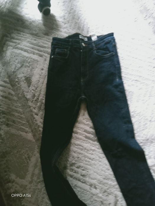 Продам джинсы на мальчика