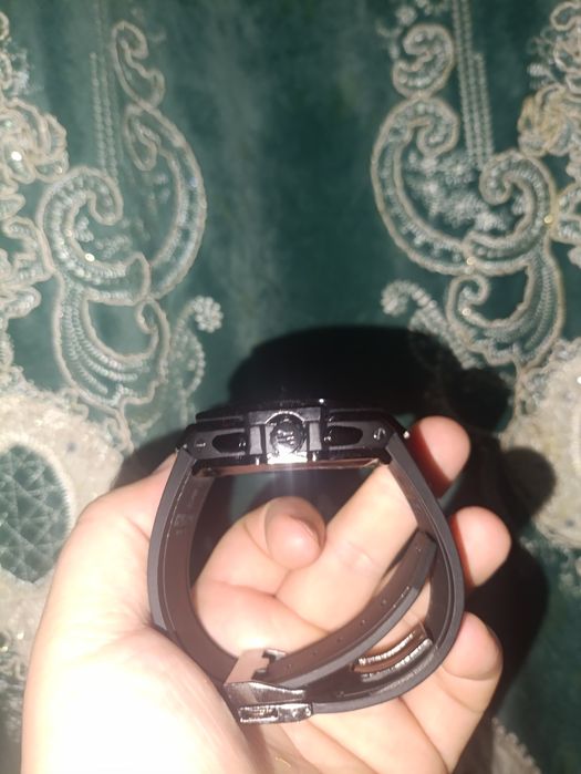 Срочно Часы почти новые