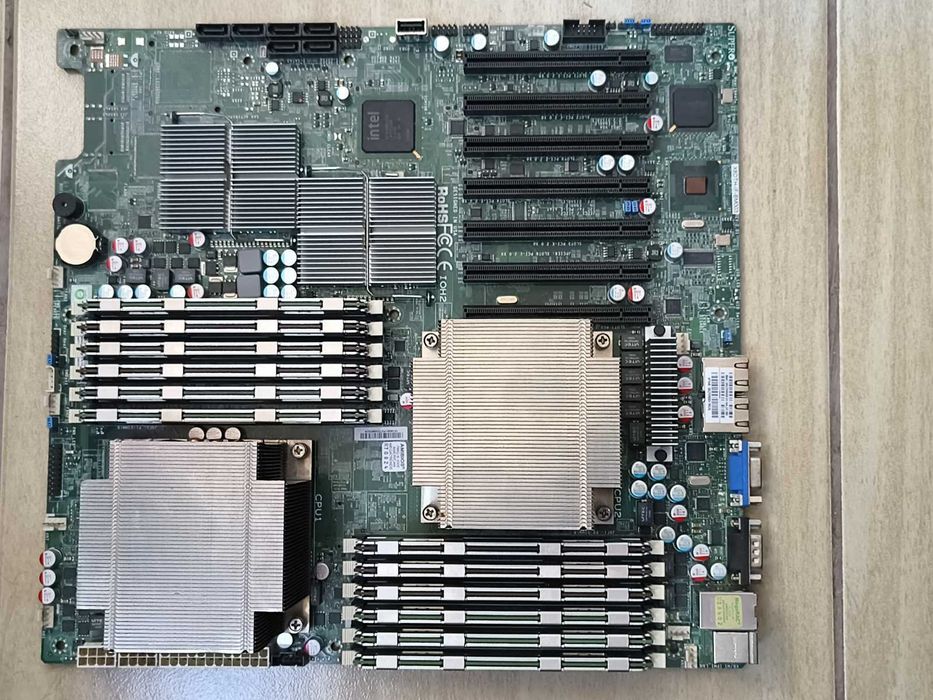 Сървърно дъно Supermicro X8DTH-IF.