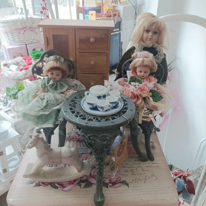 Порцеланови кукли