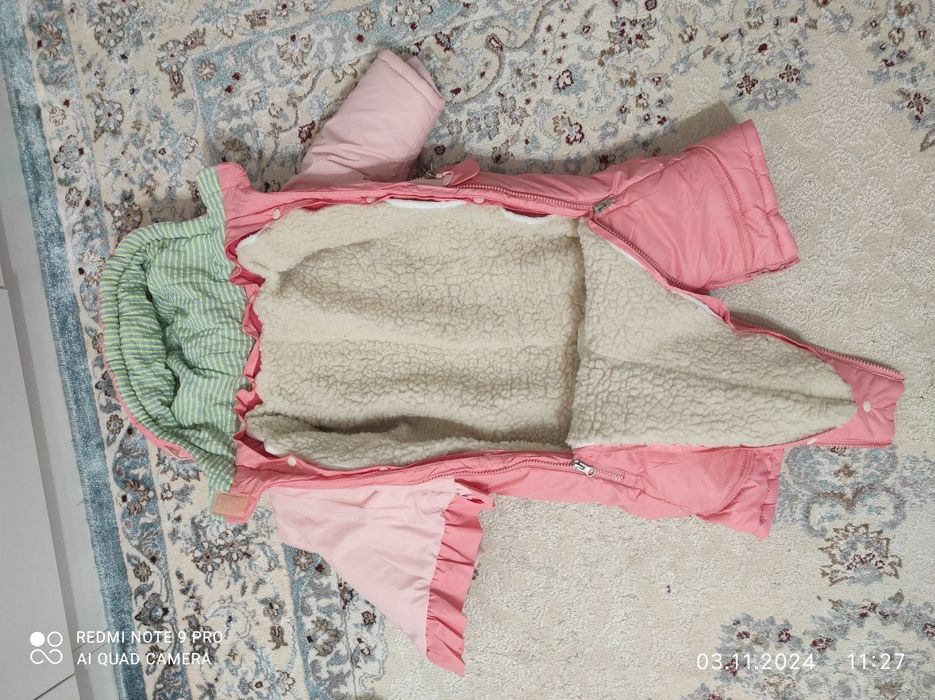 Продам детский комбинезон для девочки