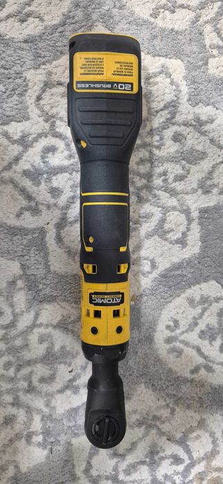 Трещотка Dewalt DCF512