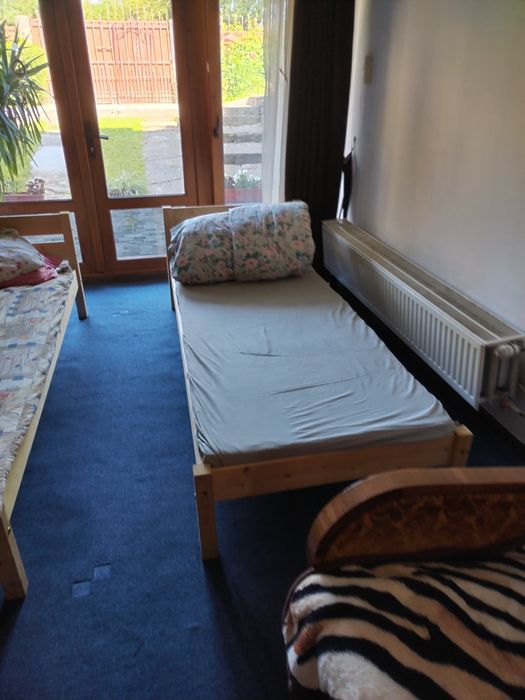 Închiriez spațiu Ptr muncitori 4 persoane la casa