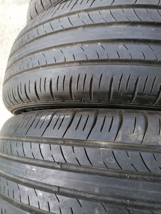 Vând 4 anvelope vară dunlop 215.60.17