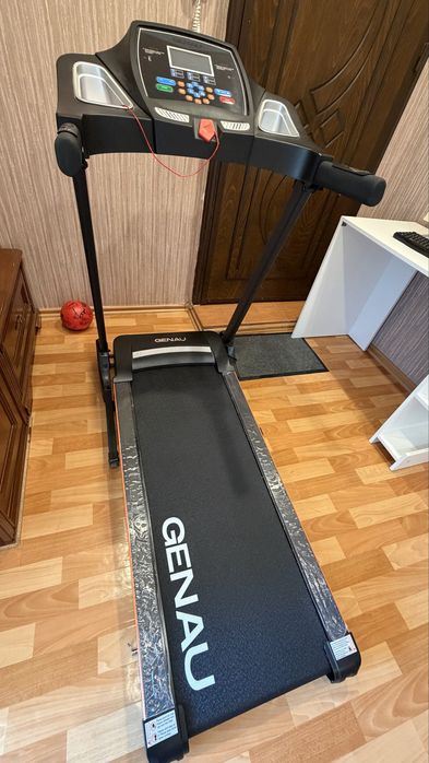 Продам беговую дорожку от Genau