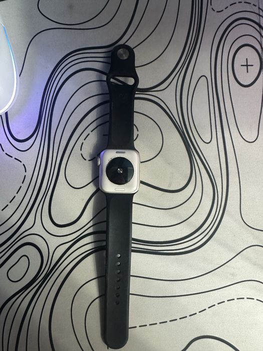 Продается Apple Watch se2