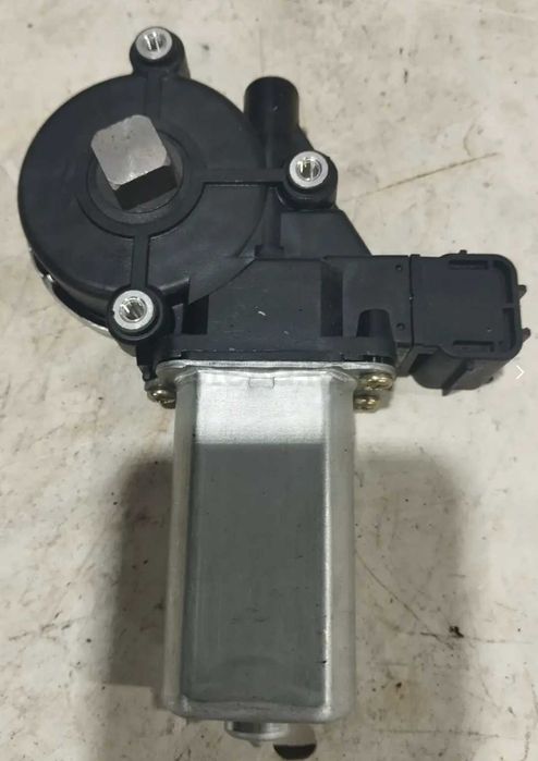 Моторчик стеклоподьемника Nissan