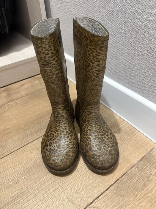 Резиновые сапожки