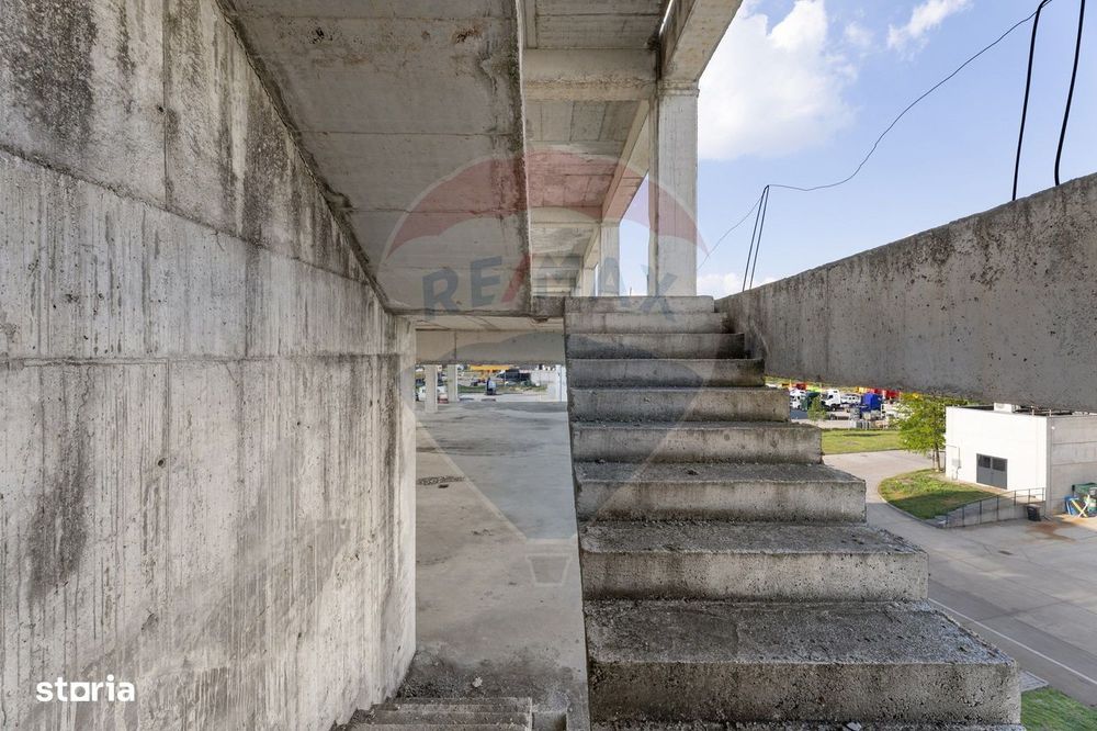 Teren cu construcție de beton, de vânzare, 3754 mp – zona Aradul Nou