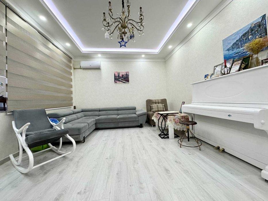 Продается квартира на земле 3 уровня 165м2 свой двор Рисовый (Jane)