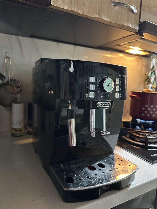 Espressor de cafea Delonghi magnifica S