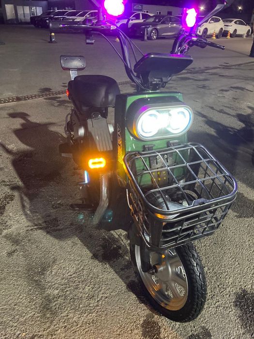 Продам электроскутер Танк 108