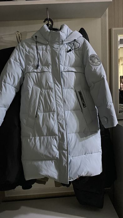 Продам пуховик рост 152 для девочки