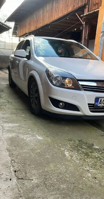 Vând  Opel Astra H 2010