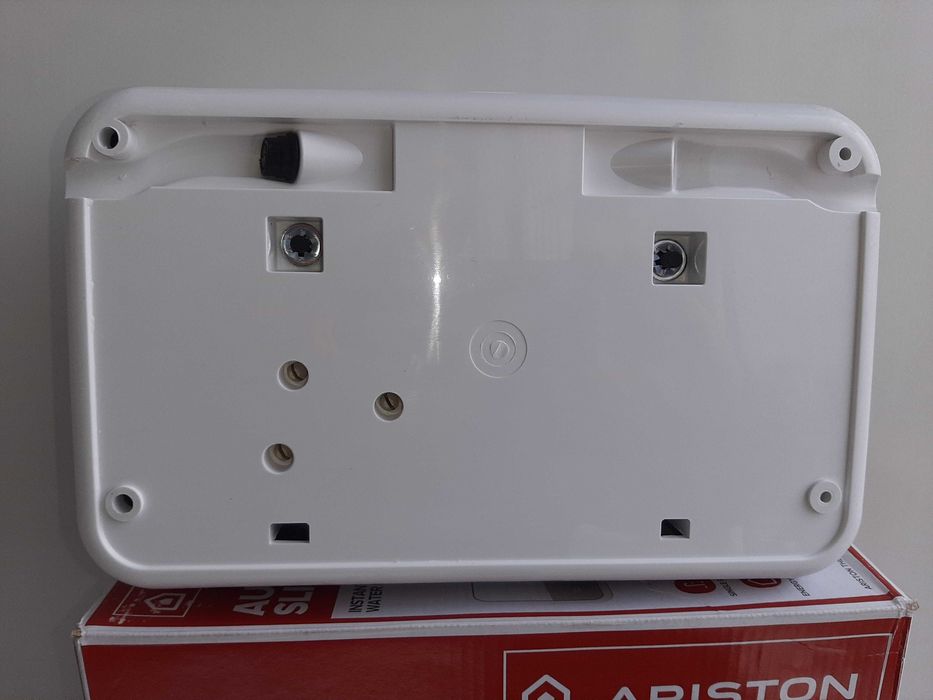 Проточен бойлер ARISTON AURES SF 7 SH EU