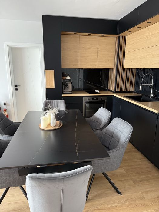 Продава се Тристаен апартамент в Пловдив, Беломорски - 100 кв.м за 2400 €/кв.м - Снимка #1