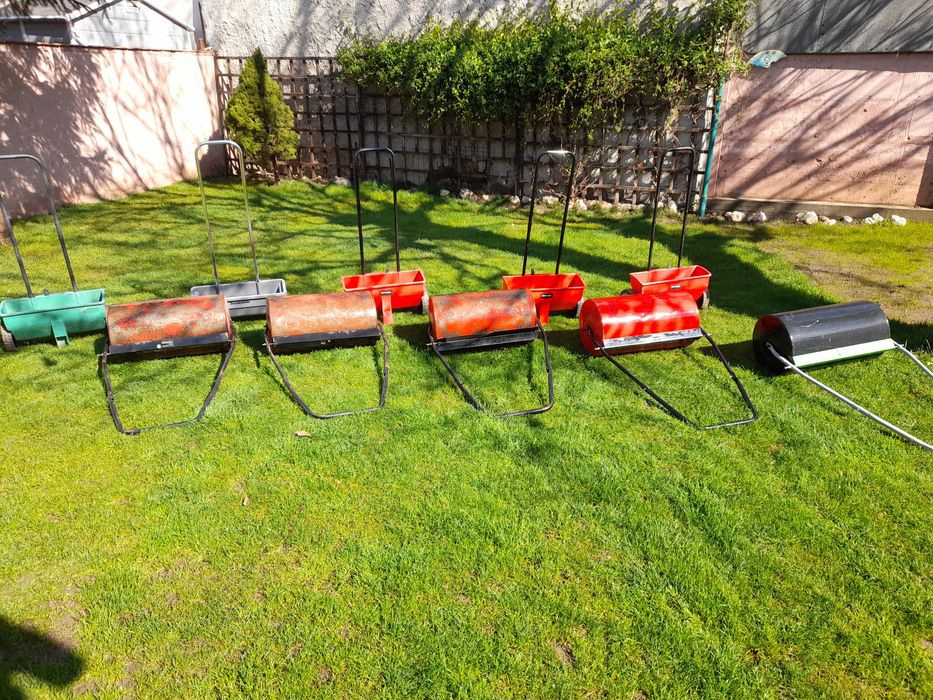 Inchiriez tăvălug,distribuitor seminte,scarificator,nivelator,gazon,