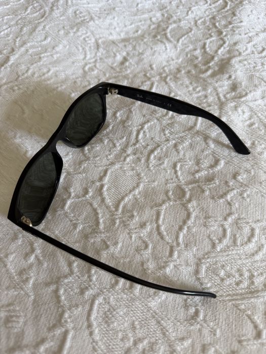 Продам очки солнцезащитные бренда Ray Ban